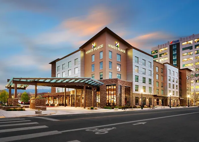 Discover the Best Hotels Near Boise Airport with Complimentary Shuttle Service