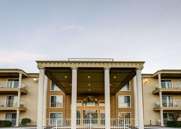 Discover the Best Hotels Close to Waterworks Park in Redding, CA