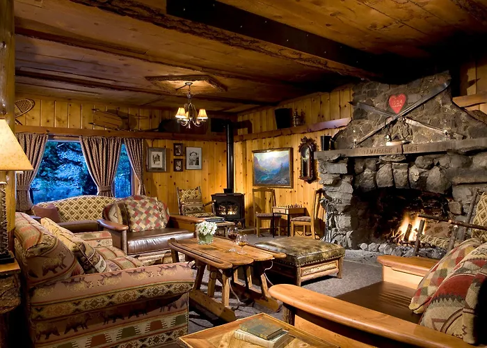 Explore the Best Accommodation Options and Hotels Near Mammoth Lakes