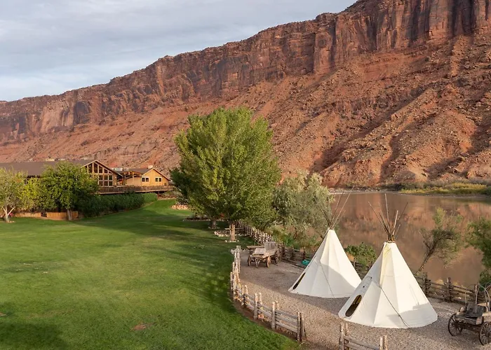 Discover the Best Moab Hotels Close to Arches National Park