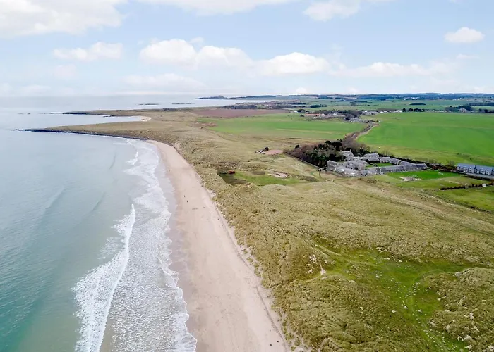 Sublime Seaside Stays in Low Newton by the Sea