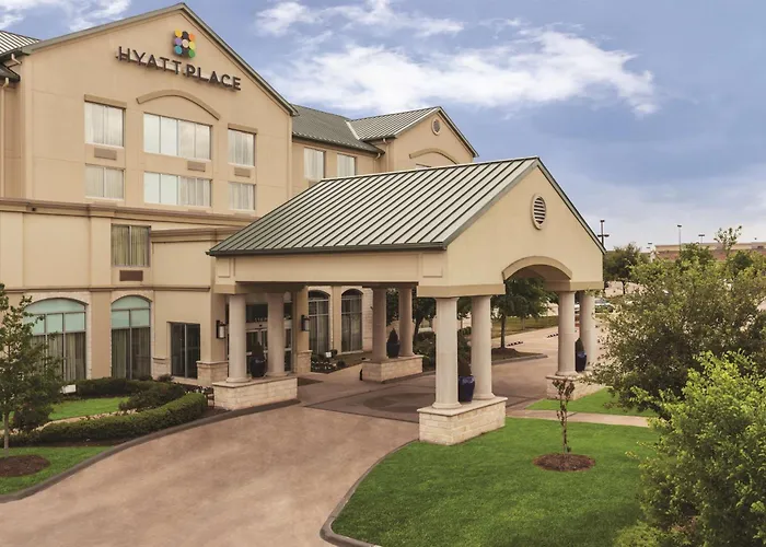 Discover the Best Hotels Close to Santa's Wonderland in College Station