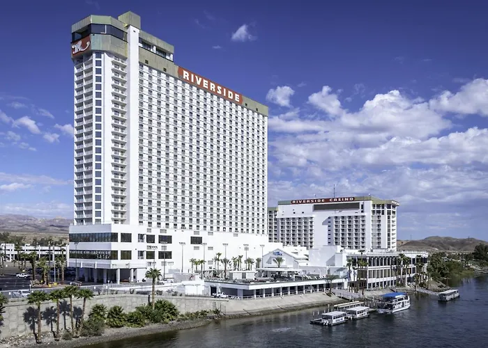 Unveil Top Laughlin Hotels with Beachfront Charm