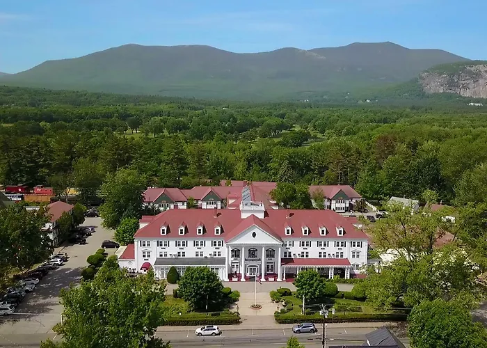 Your Ultimate Guide to Choosing Hotels Close to Settlers Green, North Conway